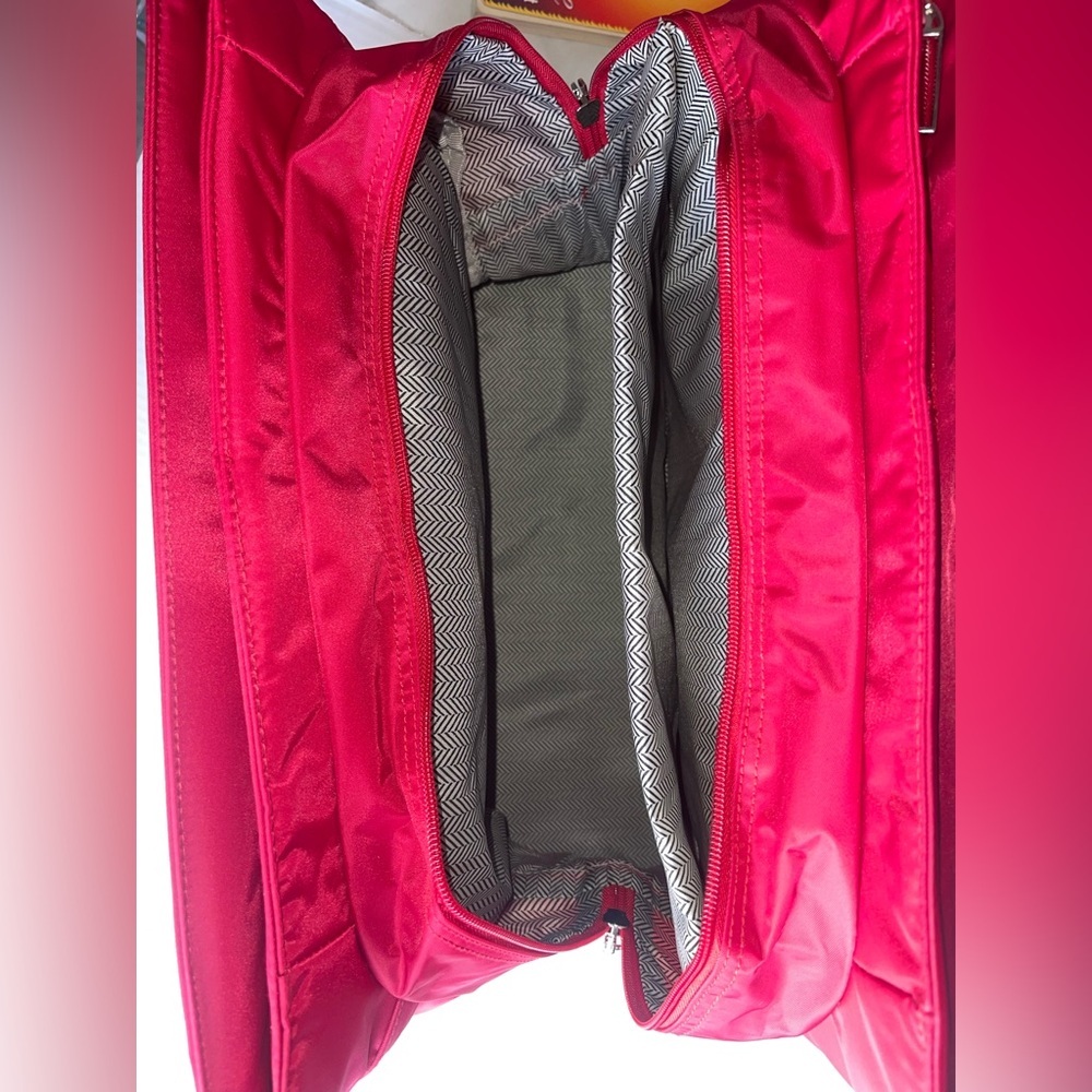 TravelSmith Red Tote Travel Bag NWT - Picture 7 of 9